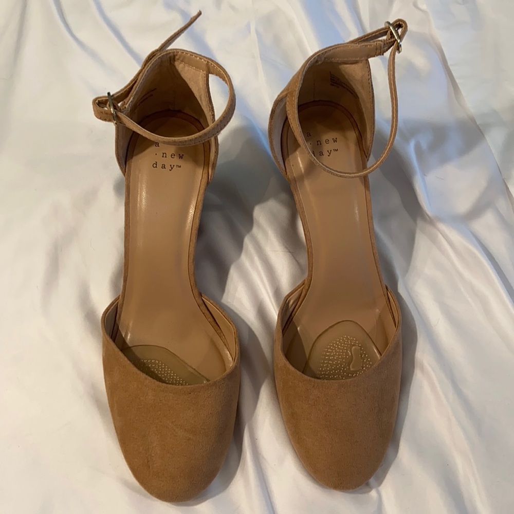 Women’s wedge sandals size 9